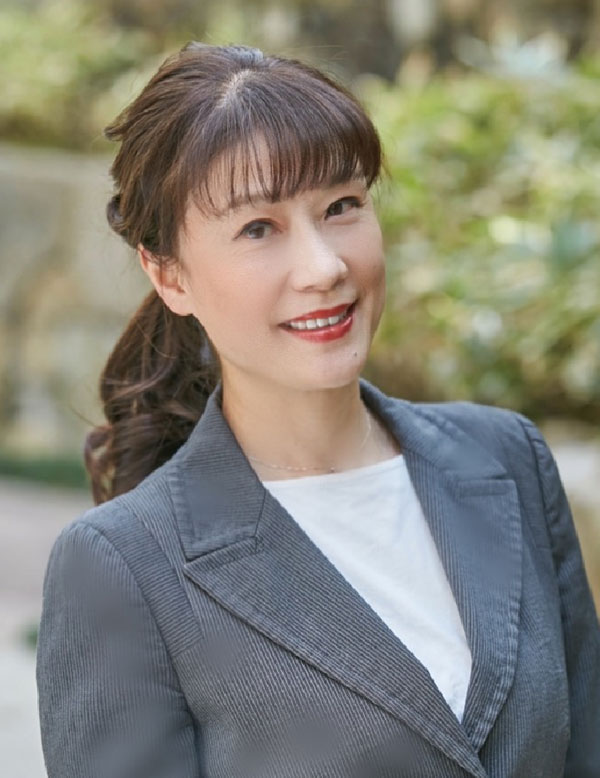 司会者　石川　茂子の顔写真
